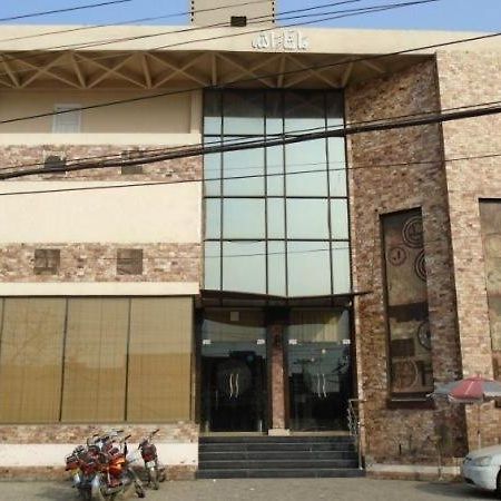 Solo Hotel & Restaurant Sargodha Экстерьер фото