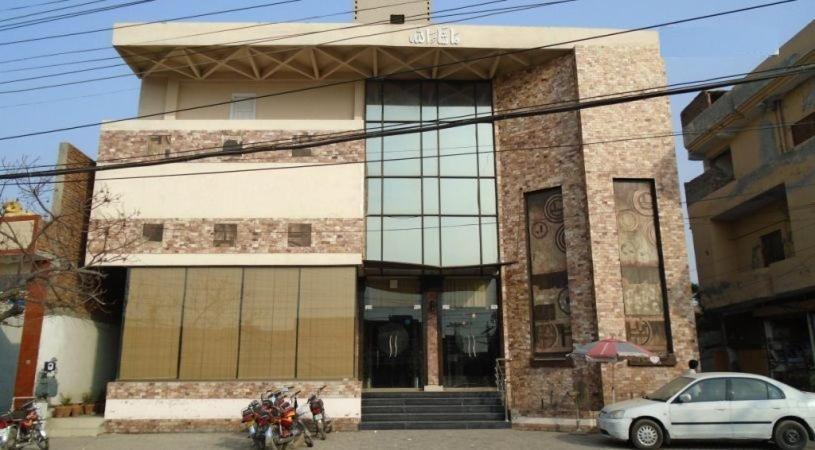 Solo Hotel & Restaurant Sargodha Экстерьер фото