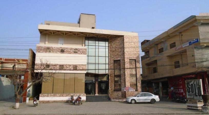 Solo Hotel & Restaurant Sargodha Экстерьер фото